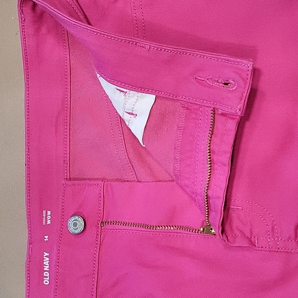 Old Navy Size 14 Hot Pink High Rise "WOW" Shorts, Excellent Used Condition - Picture 8 of 10